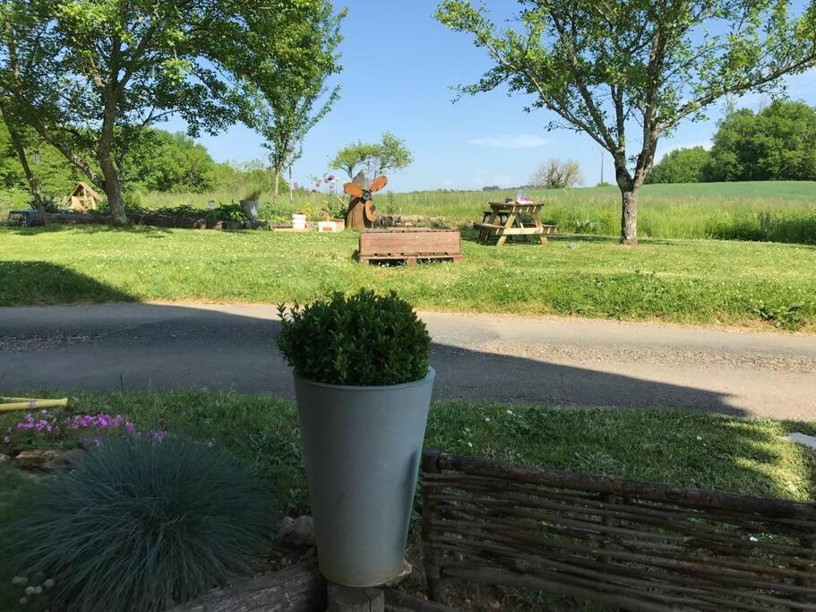 « Le Vieux Hangar » Gite A La Ferme Le Buisson-de-Cadouin Exteriér fotografie